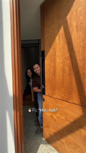 Mengikuti intrusive thoughts setiap lewatin rumah yang desainnya menarik, penasaran isinya gimana ya? 🥺 Jadilah bertamu ke rumah @taq ✿*:･･. . 🫰🏻 #mainkerumah #livingloving #fyp #homeinspo #desainrumah #desaininterior