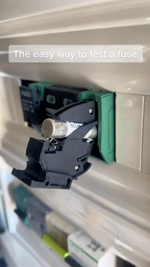 ‏Did you know it ? #solarexpert #feeo #fuseholder #DC #solar #fy