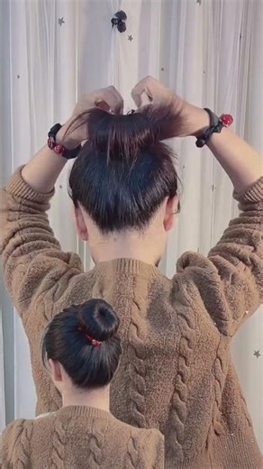 A tutorial on the magic tool for bun hair - the Papapapa Circle bun achieving both a