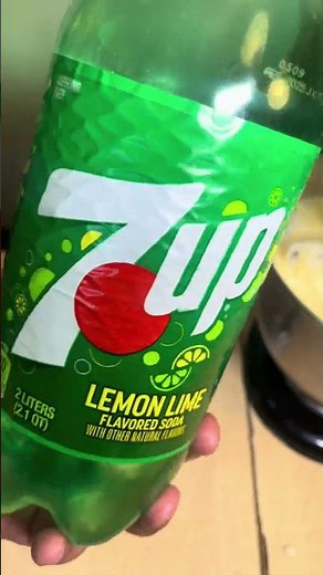 7Up Cream Cheese Pound Cake | Easy Southern Pound Cake Recipes