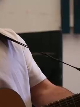 Magnifique Chant Basque sur lequel je viens de tomber - Hegoak - Izen Gabeak