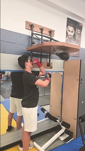 Speed Bag Mastery: Watch This Incredible Boxing Skill! #shorts