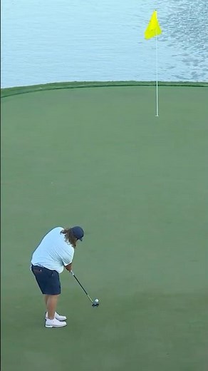 DREAM moment on 17th hole 💙