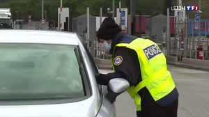 39K views · 532 reactions | Un test PCR négatif pour entrer sur le territoire français : une mesure dure à appliquer. Reportage. | TF1 INFO | Facebook