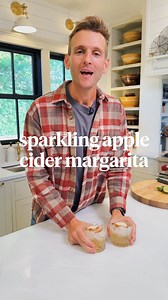 It may feel like fall but that does not mean I’m going to give up love for a margarita! Here’s an apple cider version that hits the spot! Recipe in the comments! | Wyse Guide