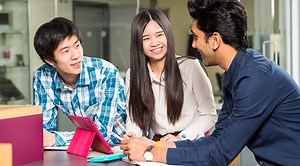 5 benefits of studying business management | Kingston University International Study Centre