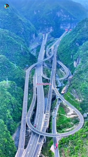 “Shanghai–Chengdu Expressway: The Highway That Runs Through China”