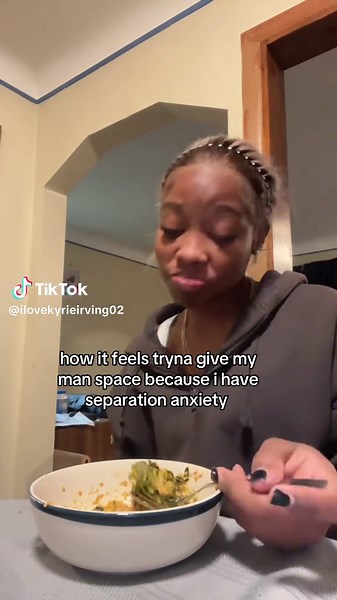 poohka (@ilovekyrieirving02)’s video of seperationanxiety