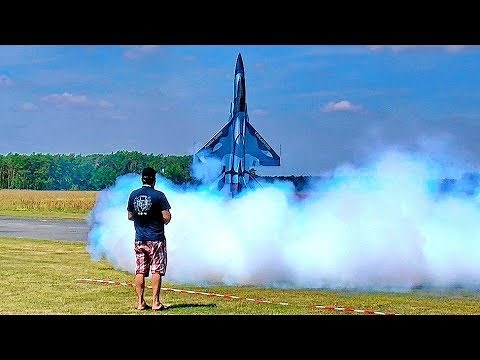 EXTREME STUNNING !!! CHENGDU FC-1 RC TURBINE MODEL JET FLIGHT SHOW !!! WOW !!!