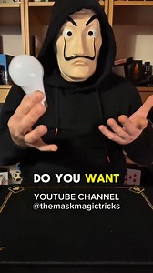 CRAZY MAGIC TRICK WITH A LIGHT BULB 🪄💡 #tricks #magic #funny #funnymagic | The Mask Magic