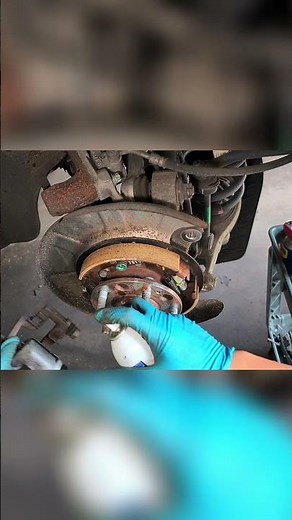 How To Clean Brakes: Simple Brake Cleaner Guide
