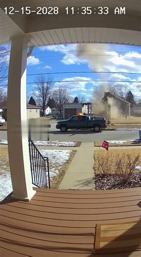 Security Cam Captures Massive Gas Explosion at U.S. Home | Real Footage