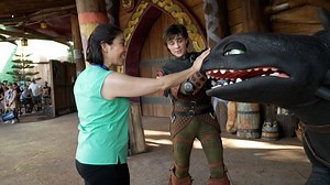 Meet a life-like Toothless, the loveable dragon, at the new Epic Universe