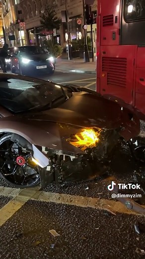 😢. #london #lamborghini #bus #carcrashes #supercar #car #carros #news #fy #uk #lambo #foryou