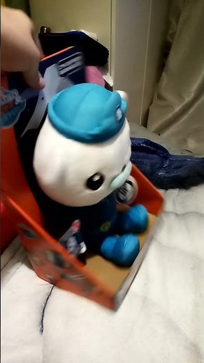 Octonauts Above & Beyond Talking Captain Barnacle Reviewing