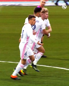 33K views · 31 shares |  ¡DÍA DE PARTIDO!   #RMCastilla  Las Rozas CF ⏰ 17h00  #RMCity  Jornada 10 | 2ª B SUB. A - GRUPO V #⃣ #LaFabrica | #HalaMadrid | La Fábrica del Real Madrid | Facebook