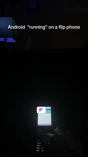 Basically how it works is that im using a vnc client which stands for VIRTUAL NETWORK COMPUTING it uses rfb remote framebuffer to transmit a copy of the remote computers screen to the local device, on the flip phone is a vnc viewer and on my s23u is a vnc server #techtok #fyp #fyppppppppppppppppppppppp #phonetok #plsdontflop