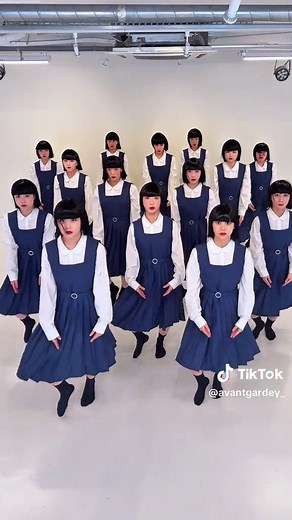 OKPサイファーとアバンギャルディのダンス