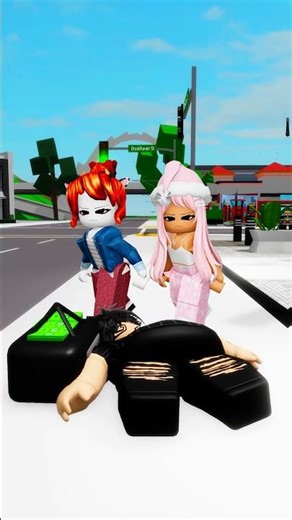 the slender tried to steal her bag😱😡#robloxshorts #roblox