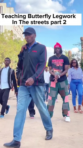 Legwork tutorial on the streets; he’s not an afrodancer but I’m making him one.