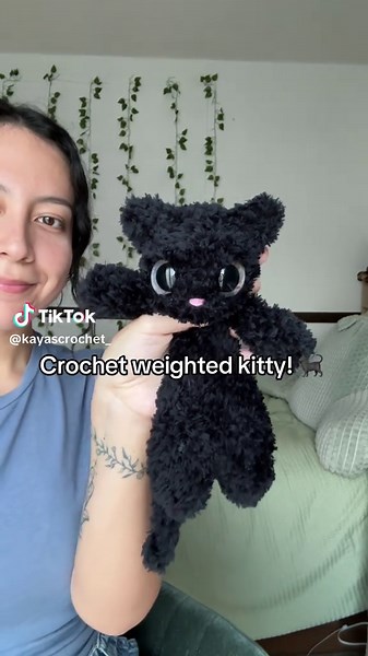 Crochet Weighted Kitty: Amigurumi Pattern Guide