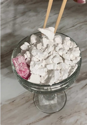 Arrowroot/Arrow root Flour chunks w/ Pink Peony WM and Powdered Chlk 🤤 #creatorsearchinsights #arrowroot #cornstarchasmr #chunk