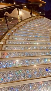 9.3K views · 332 reactions | Don't forget to look up ⬆️ when you step foot inside #MSCSplendida's #spectacular atrium, where elegance and class meet for a timeless design. Thanks so much for sharing this beautiful video, Dominik! Unleash your sense of discovery. #AWorldOfDiscovery | MSC Cruises | Facebook