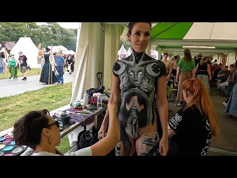 beautiful body painting, best body art at castlefest