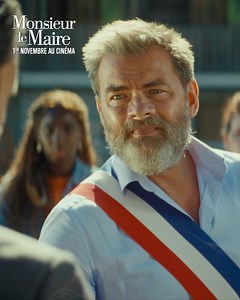 153K views · 17K reactions | Maire d’un petit village de montagne au pied du Mont-Blanc, Paul (Clovis Cornillac) se bat pour maintenir les commerces et préserver l’école d’une fermeture annoncée, mais l'arrivée de Joe-Lynn (Eye Haïdara) pourrait tout changer... Découvrez la bande-annonce de MONSIEUR LE MAIRE un film de Karine Blanc et Michel Tavares, le 1er novembre au cinéma | UGC-Distribution | Facebook