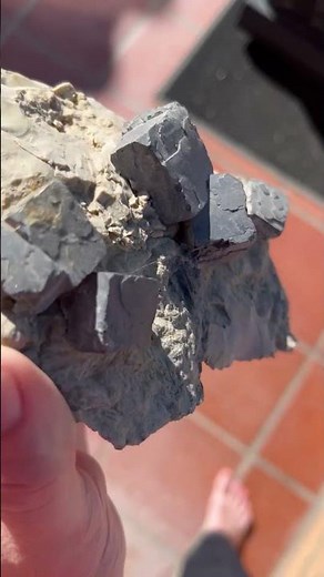 What does Lead Ore Look Like?