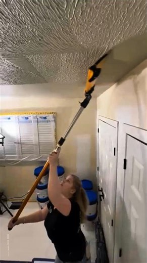 “Amazing Drywall Ceiling Skimming Tool – Fast Level 5 Finish Technique!”