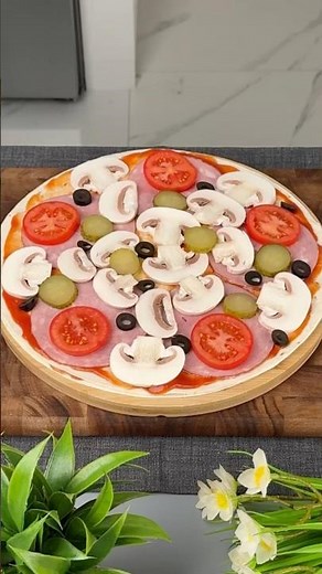 THIS TORTILLA PIZZA RECIPE SO EASY AND DELICIOUS!