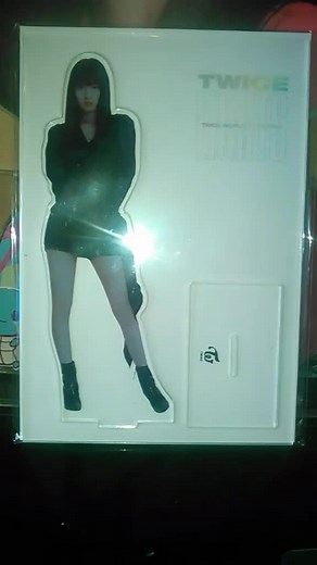 友達が、TWICEは、BLACKPINKのパクリって言ってたんですけど本当ですか？