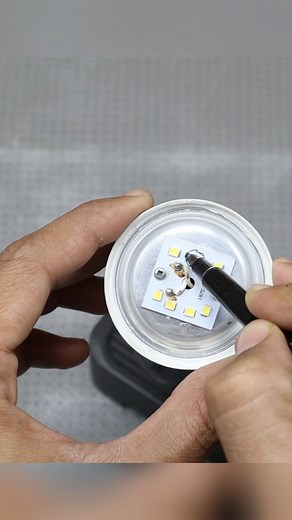 84K views · 1.4K reactions | Insert the Razor into the LED Bulb and the Result will Blow Your Mind! | Homemade Creative | Facebook