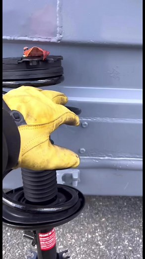 👋🏻 My Mobile Mechanic gives his take on Quick struts/fully loaded strut VS replacing the strut only. Leave your thoughts and comments in the comment section 🫡 #mechanic #mechaniclife #mechanicproblems #auto #mechanicsoftiktok #autoparts #carsdaily #autos #fix #repairing #fixit #trucksdaily #cars #autorepair #fypp #parts #fypシ゚viral | My Mobile Mechanic / Auto Repair & Brake Replacement.