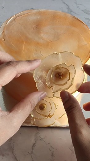 4.3K views · 376 reactions | Rice paper flowers for unique cake...