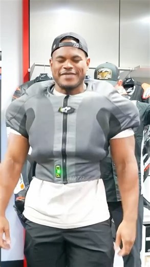 How Motorcycle Airbag Jackets Work – Crash Detection, Protection & Safety Facts