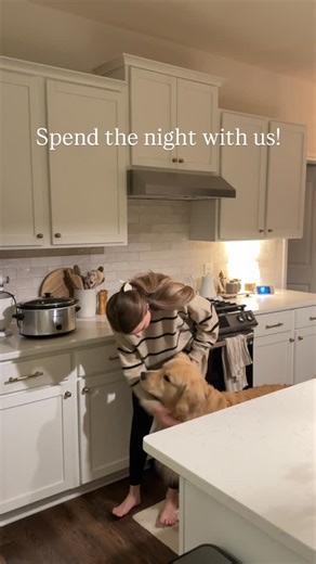 Jaclyn Brooke on Instagram: "Stream with purpose this holiday season💫 Annual Wonder Project subscription = 20 meals through @feedingamerica 🙌🏻 Watch family content you trust all holiday season and year round @watchwonderproject Link in bio! #GiveWonder #streamwithpurpose #feedingamerica #wonderproject #ad"