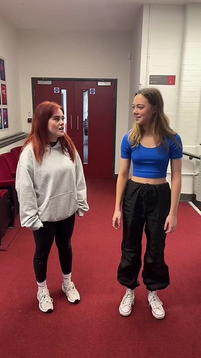 Oh, give us a split😏 #dancer #splits #flexible #flexiblity #birdcollege #giveusasplit