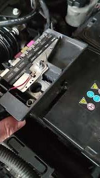 Opel Insignia B 2019 - Diesel 2.0 battery removal