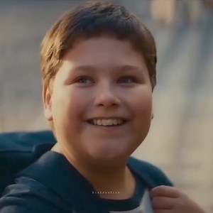 2.6M views · 65K reactions | When a cat gives you the strength to live ❤️ | Ｄｉｓｔｒａｃｔｉｏｎ | Facebook