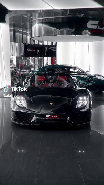 Porsche 918 Spyder: Hypercar Redefined
