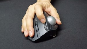 Amazon.com: zelotes Wireless Trackball Mouse,Bluetooth Mouse,Rechargeable,4800 DPI, 2-in-1(BT 5.0/3.0+2.4GHz USB Receiver), 8 Buttons,Ergonomic Design,LED Lighting,for Laptop, PC, Pad,Black : Electronics