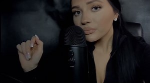 Mads asmr #asmrmassage something in your eye lol and follow if you want #asmrtingles #asmrfacebrushing