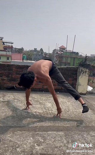 Mastering the Straddle Planche on Two Fingers
