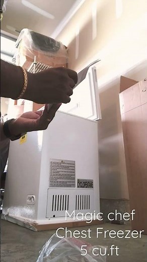 Unboxing Magic Chef Chest Freezer 5 cu.ft ( Timelapse)