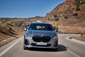 REVIEW: 2022 BMW 230e Active Tourer - The Super Fun Minivan