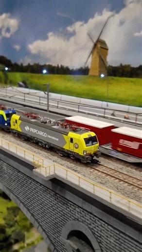 BR 193 Vectron twin set with DB, GATX, Wascosa, Clip, AAE, SETG platforms T3000e, T2000, Sggmrs
