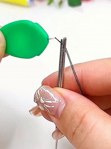How to Use a Needle Threader Easily