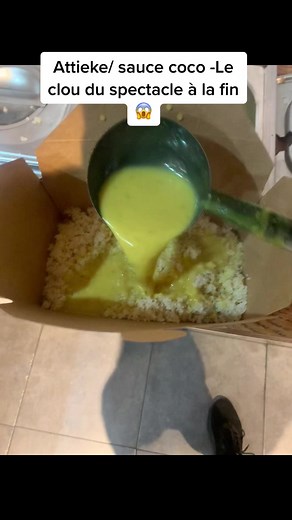 Attieke avec de la sauce coco ! Le clou du spectacle à la fin 😱 🤤 #cuisine #cuisineafricaine #cotedivoire🇨🇮 #cuisineafrofusion #antilles